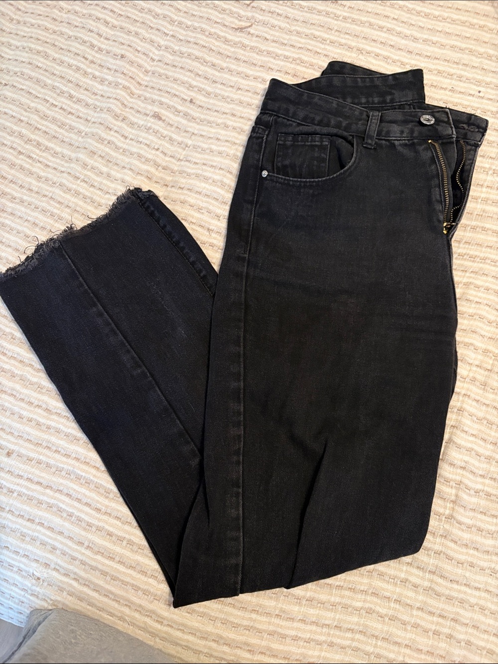 SHEIN High-Rise Black Frayed-Hem Women's Jeans